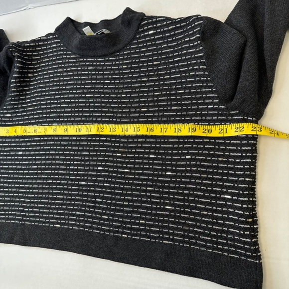 St. John Sport Black with silver Wool Blend pull over Sweater size Large - Picture 10 of 14